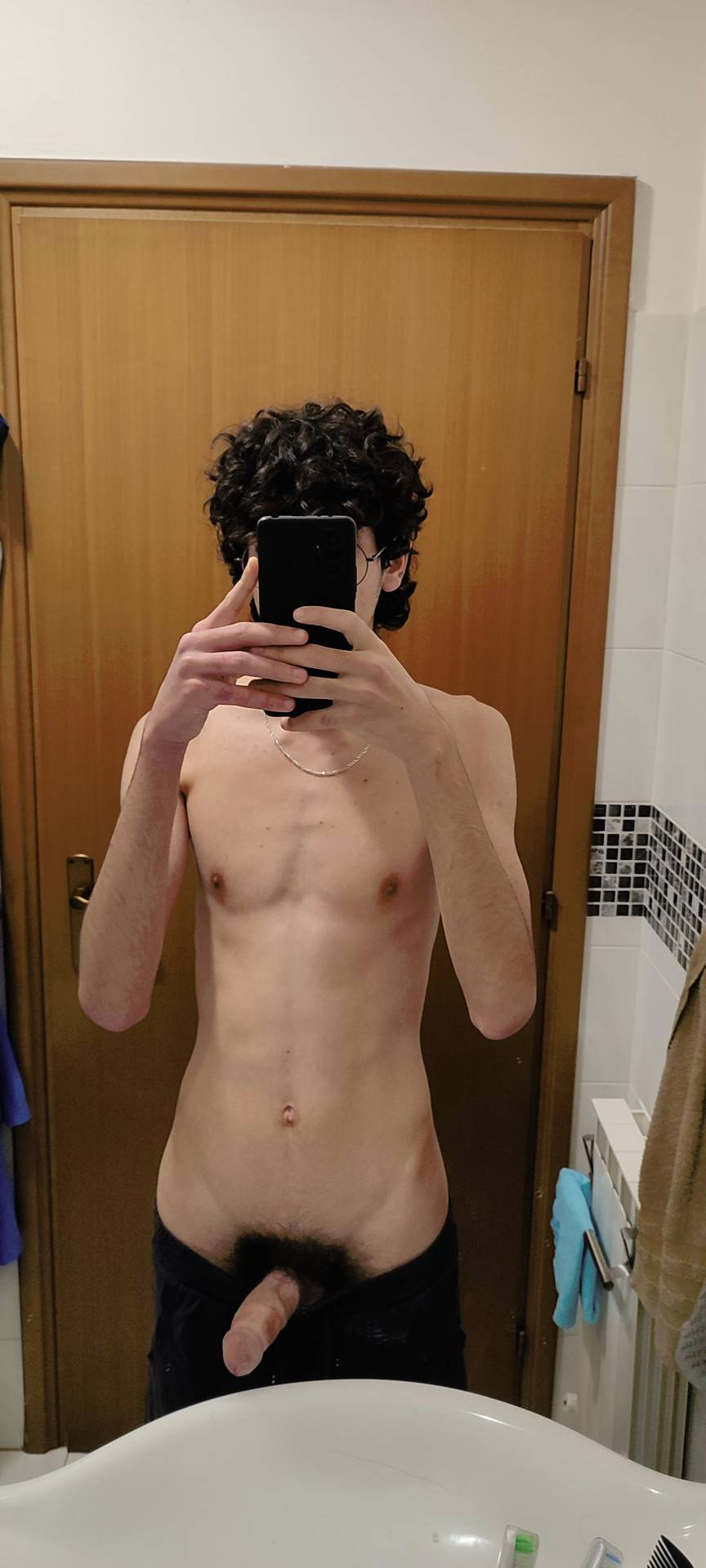 18, looking for a jerkbuddy | Scrolller