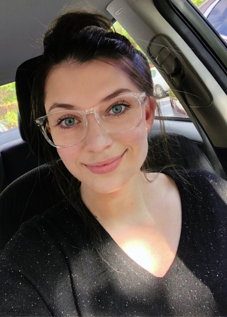 F19] I don't know… but do I still look cute in glasses🤷🏻‍♀️ | Scrolller