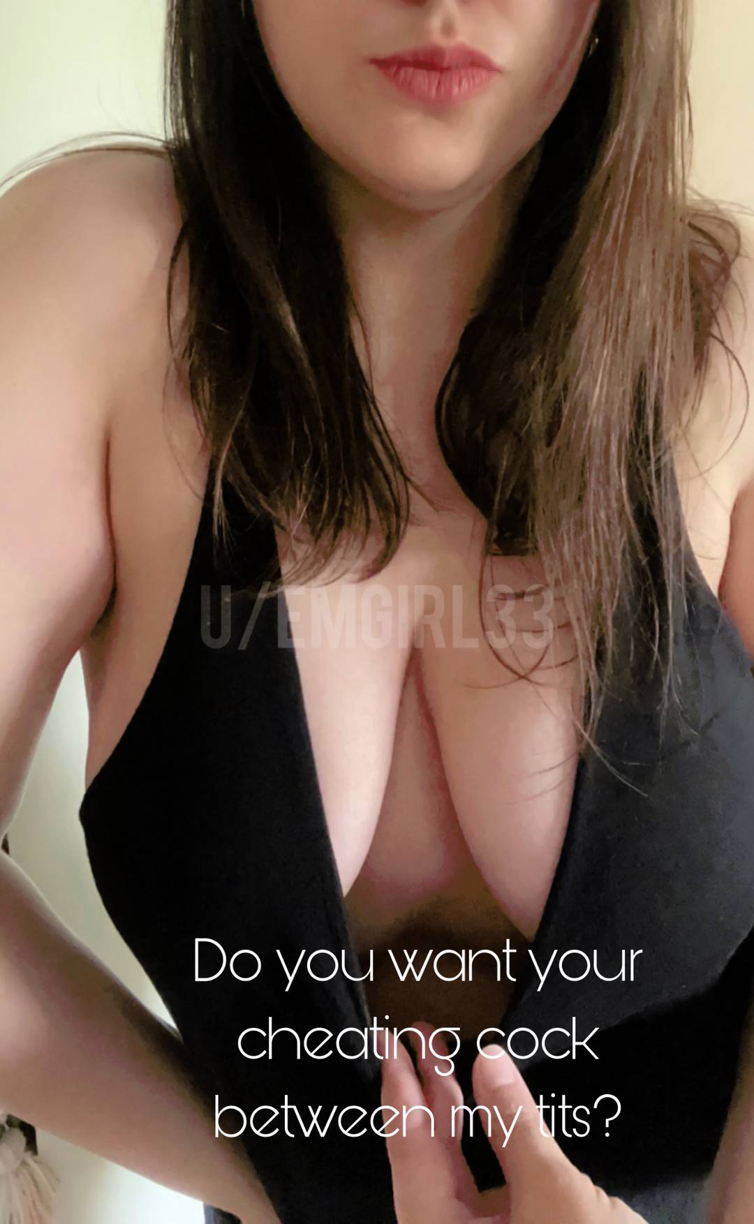 I want your cum all over my tits Scrolller