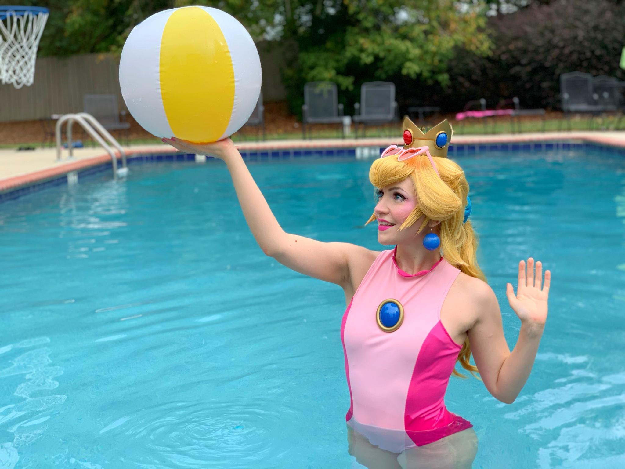 Princess Peach Swimsuit Cosplay | Scrolller