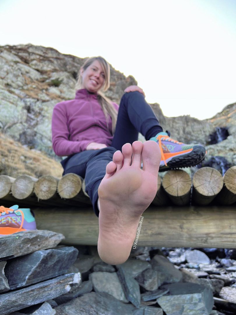 Stinky dirty foot after my hike! Lick them clean! 🦶 | Scrolller