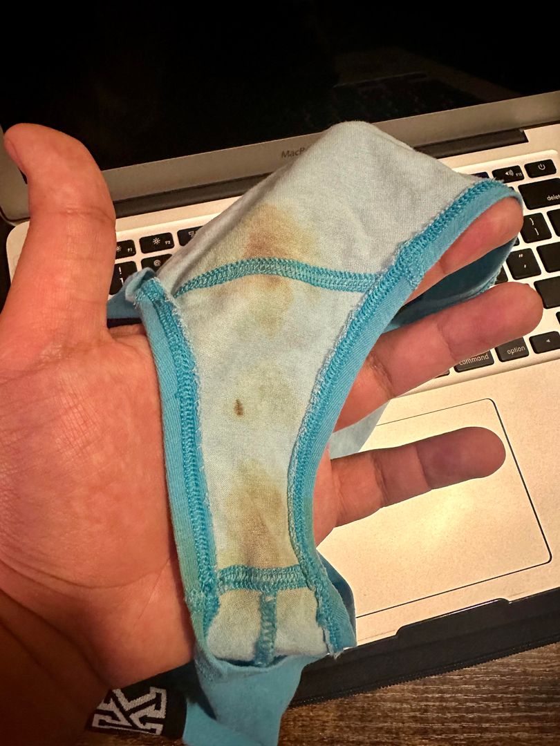 Any other guys sniff their wifes dirty panties while they stroke? |  Scrolller