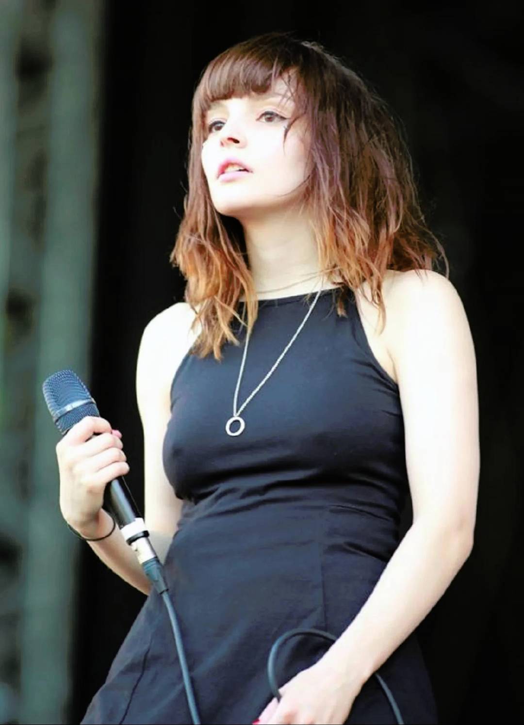 Lauren Mayberry (singer, Chvrches) | Scrolller